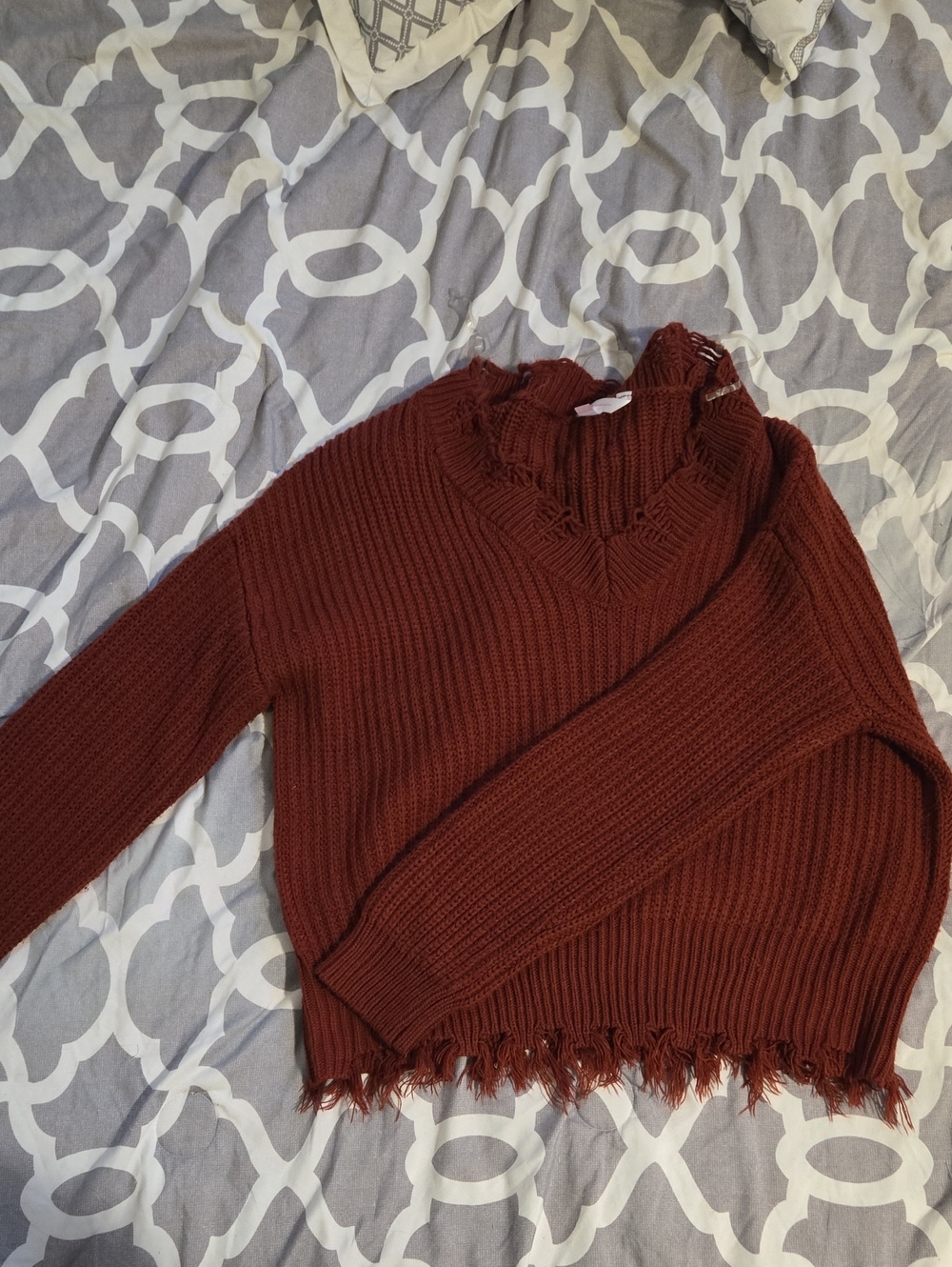 No Boundaries Frayed V-Neck Sweater - Rust